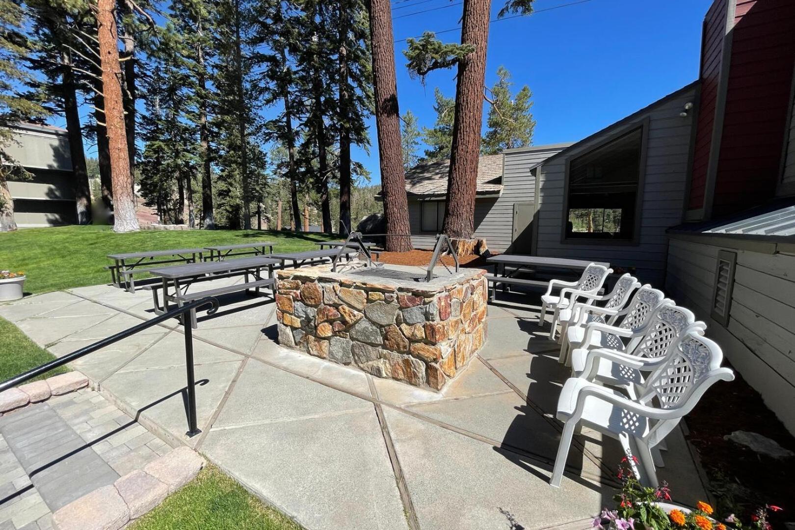 Great 3 Bedroom With Washer And Dryer! Apartment
